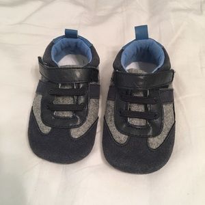 Surprize baby shoes
